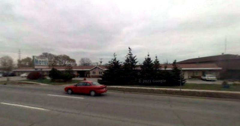Admiral Motel - 2008 Street View (newer photo)